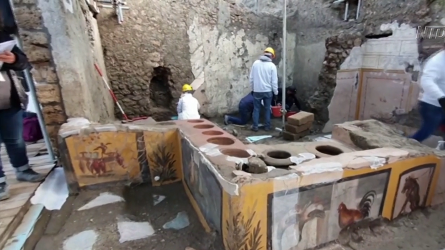 Archaeologists Unearth Roman-Era Food Stall in Pompeii Ruins