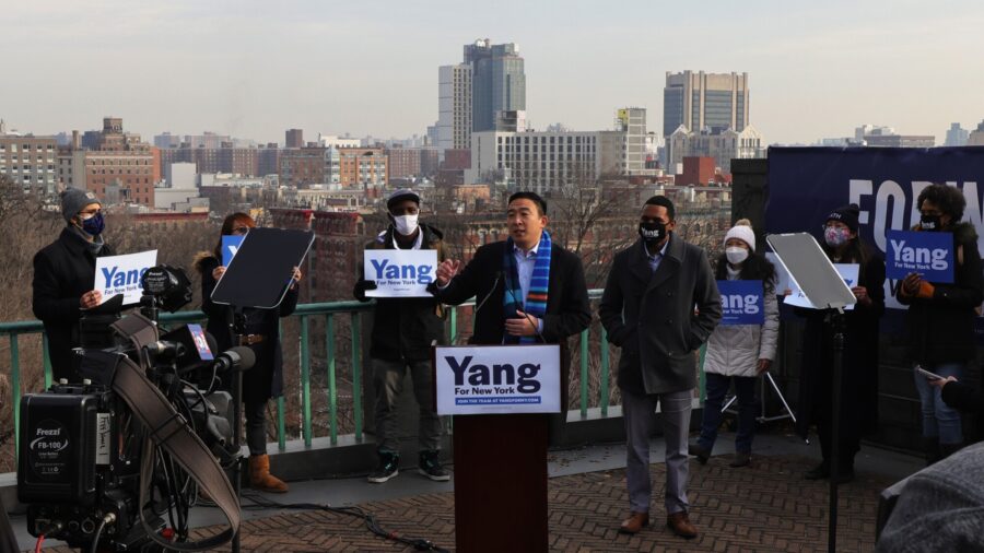 Andrew Yang Visits Small Businesses in NYC