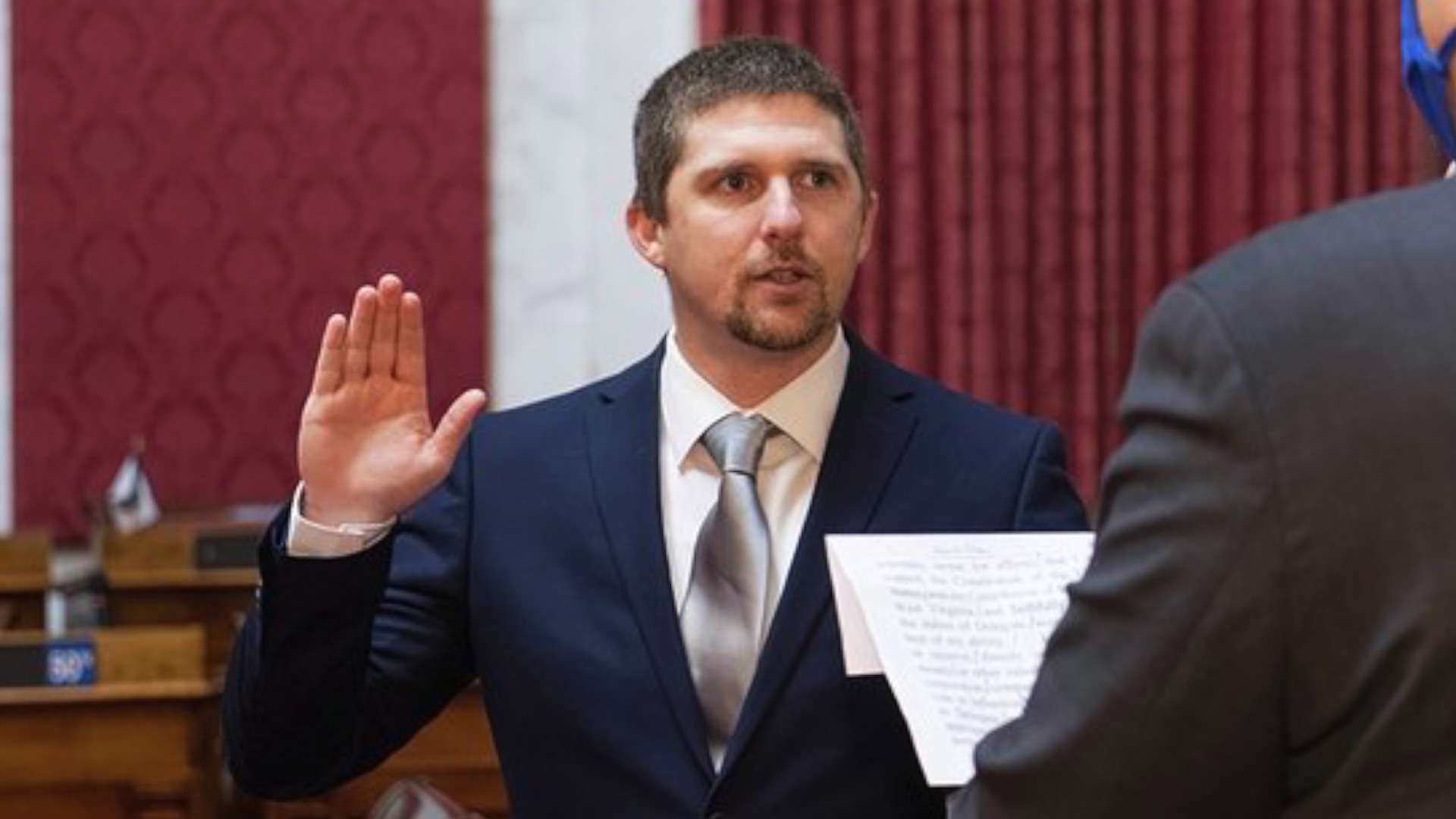 Former Lawmaker Convicted After Entering Capitol on Jan. 6 Now Running for Congress