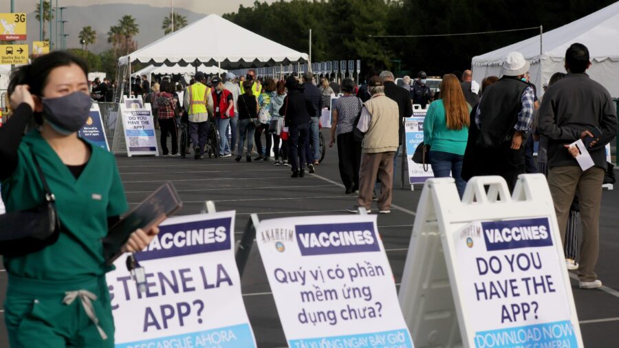 California Disneyland Opens Vaccine Super Site
