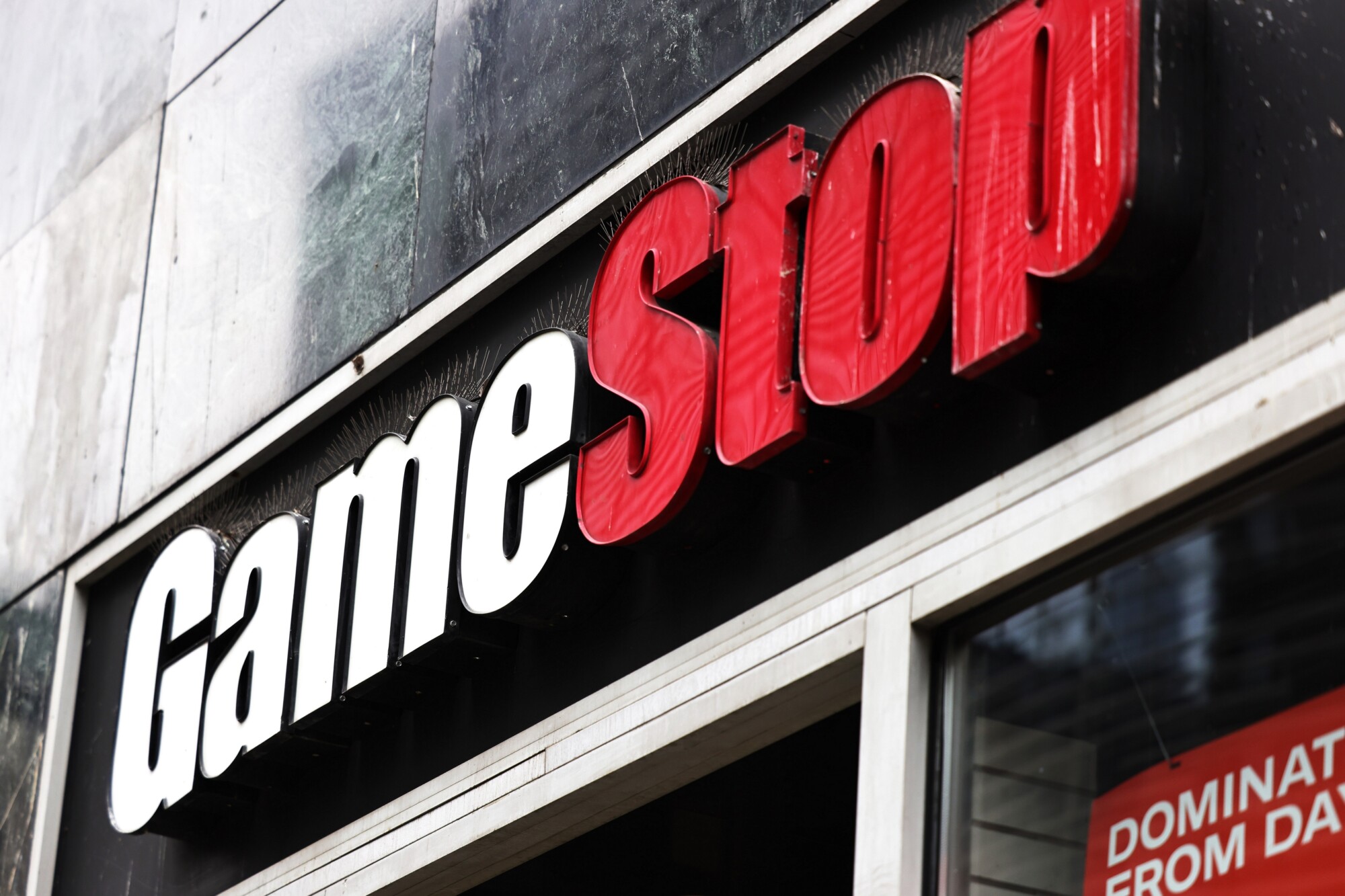 Gamestop Doubles as Hedge Funds Retreat