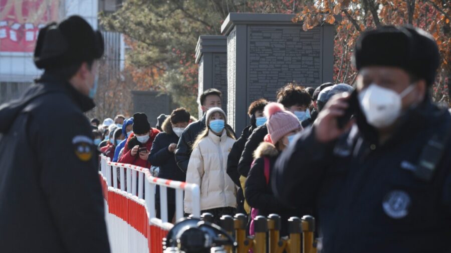Virus Cases Rise, Lockdowns in Northern China