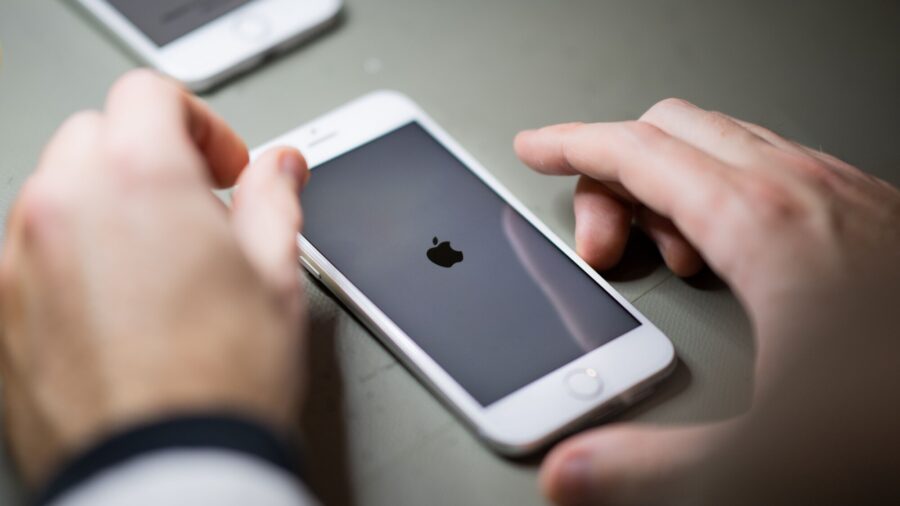 Apple Removes Religious App in China