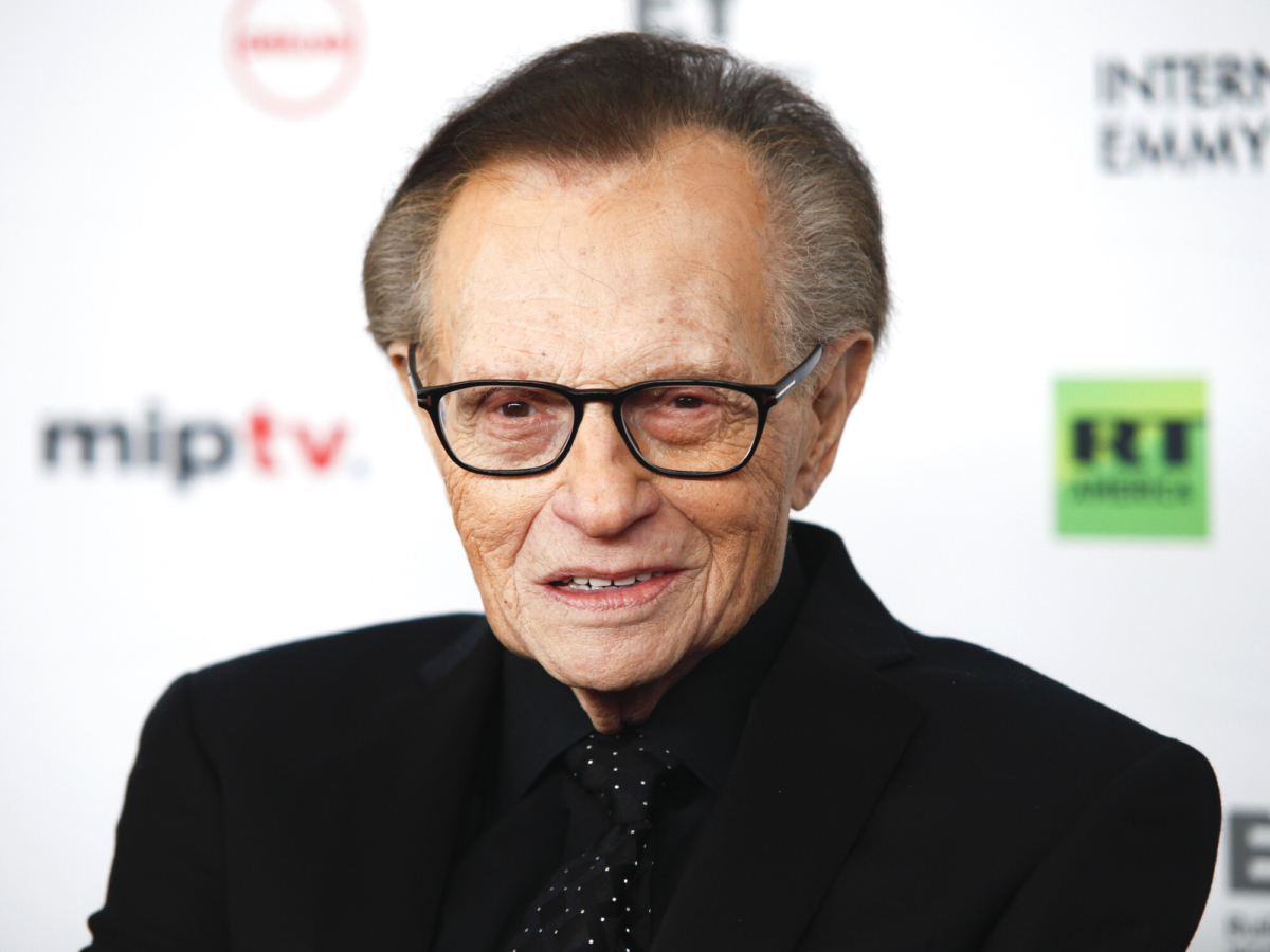 Larry King attends the 45th International Emmy Awards at the New York Hilton, in New York City on Nov. 20, 2017. (Andy Kropa/Invision/AP)