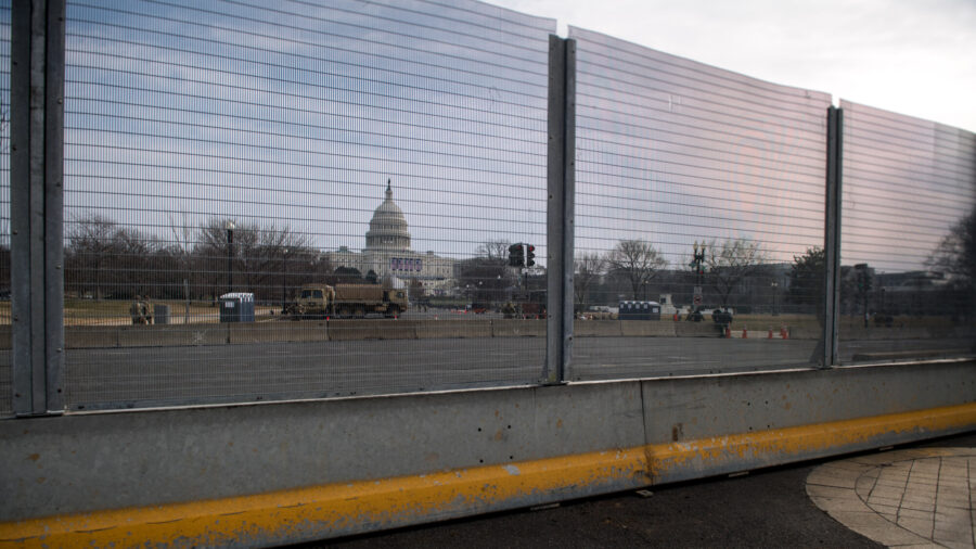 Officials Close 'Core' National Mall Areas