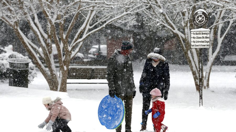 Major Storm Heads to Northeast After Blanketing Midwest