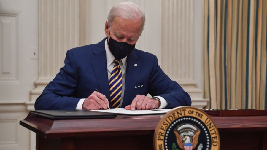 Biden Re-Imposes Travel Ban on European Countries Over CCP Virus, Adds South Africa
