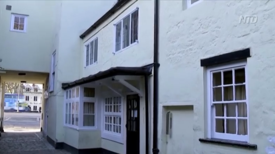 450-Year-Old Oxford Pub Succumbs to Crisis