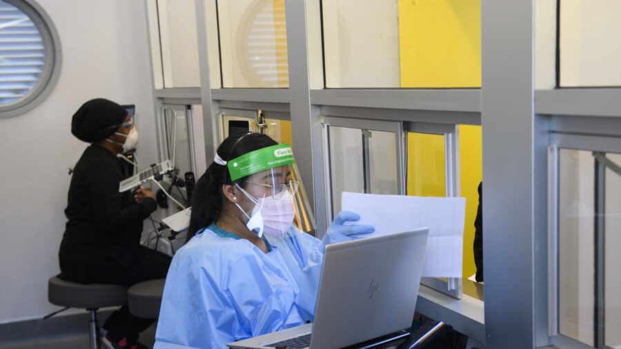 US to Expand Testing for Air Travelers