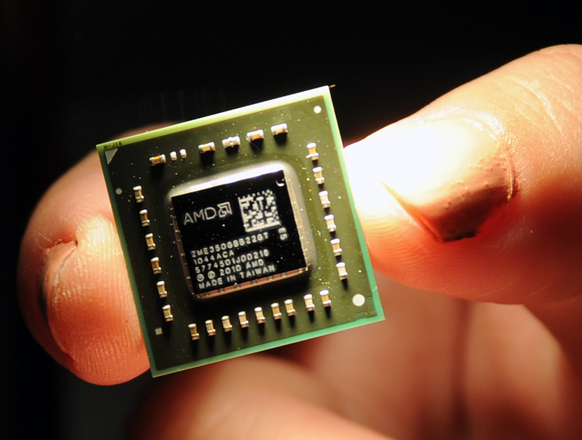 US Firms Aiding Beijing’s Microchip Ambitions: Report