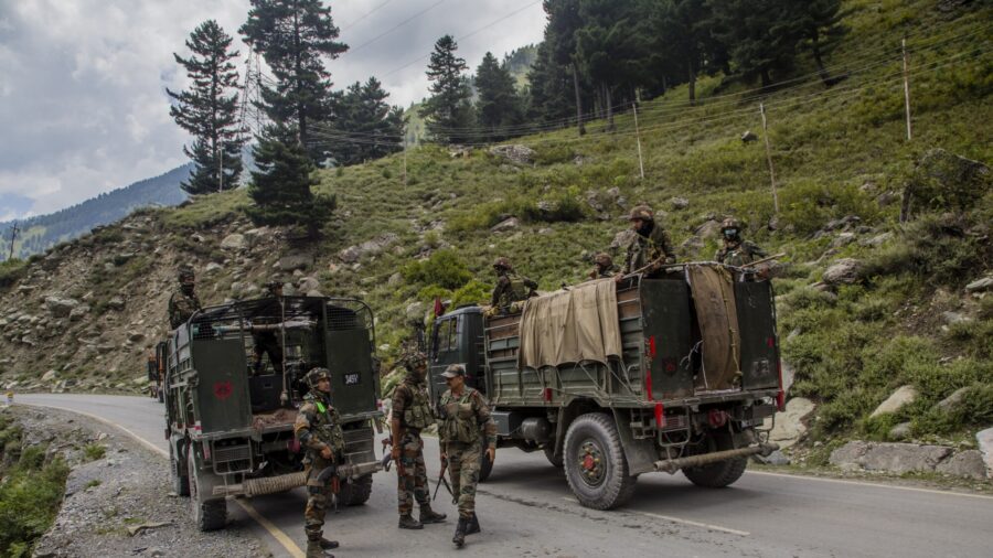 Indian Army Holds Drills Near Chinese Border