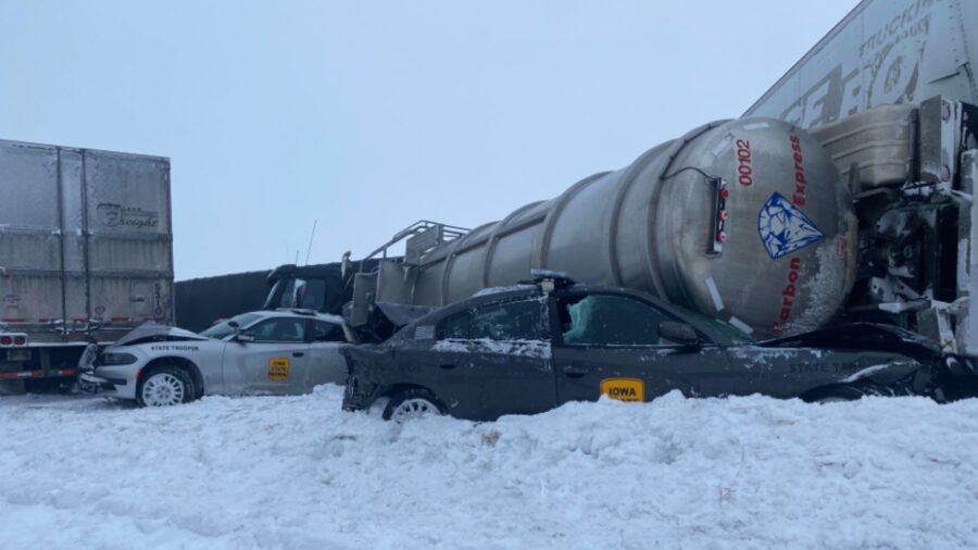 40 Vehicles Involved in Massive Pileup on Iowa Interstate, Serious Injuries Reported