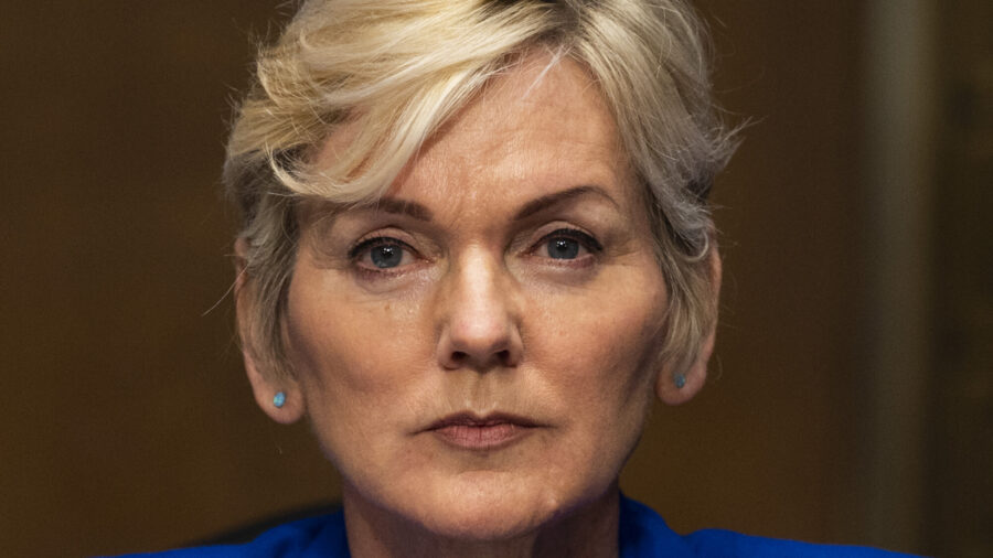 US Energy Secretary Promotes Green Future