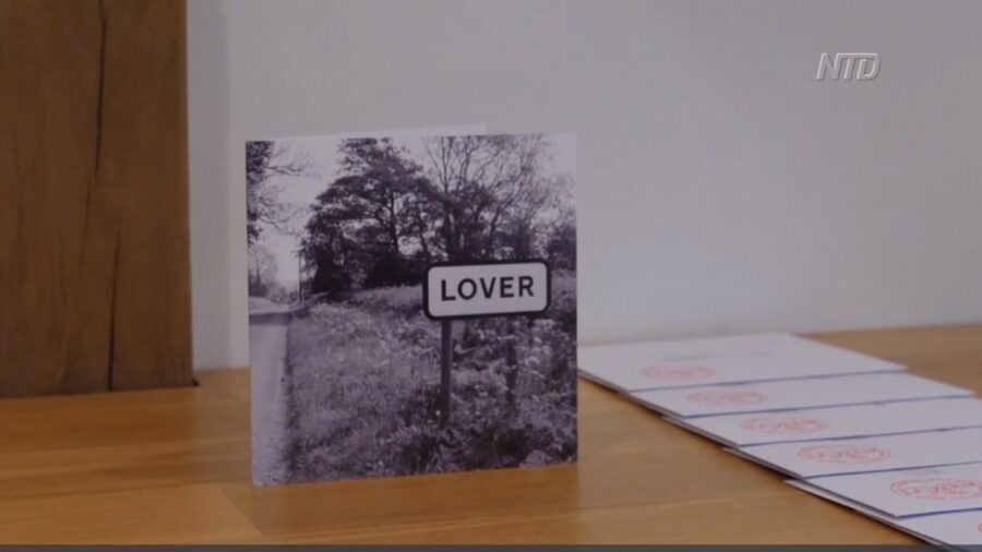 UK Lover Village Stamps Valentine's Notes