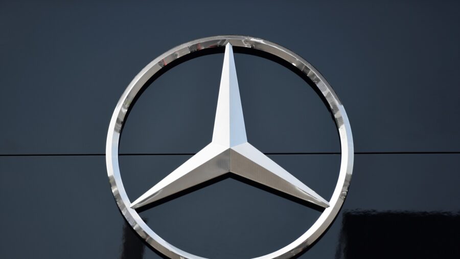 Mercedes Recalls Vehicles for Emergency-Call Location Error