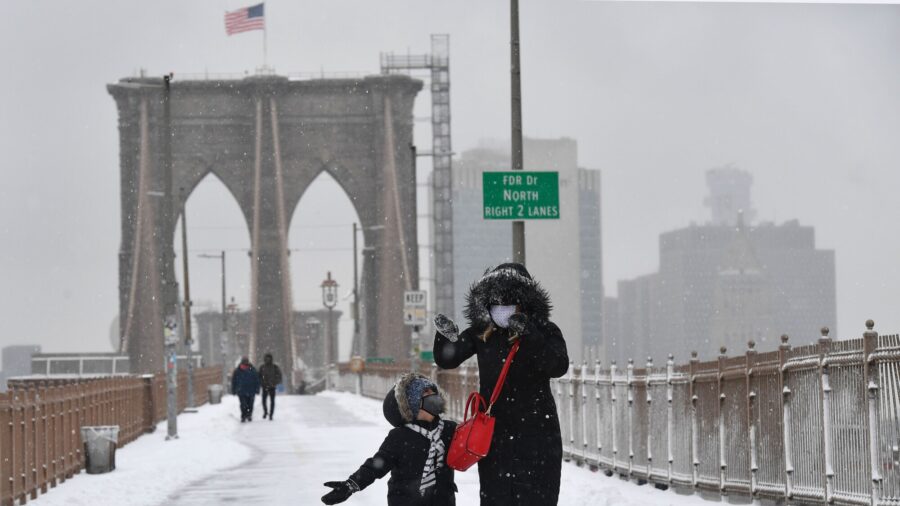 Winter Storm Moves Into Northeastern US