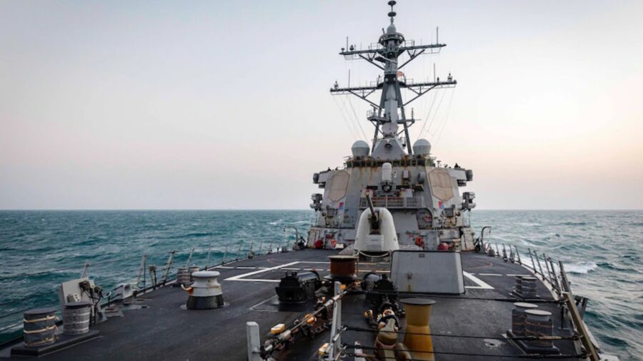 US Warship Sails Near Chinese-Controlled South China Sea Islands