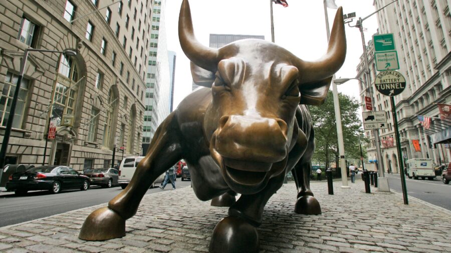 Arturo Di Modica, Sculptor of Wall Street Bull, Dies at 80