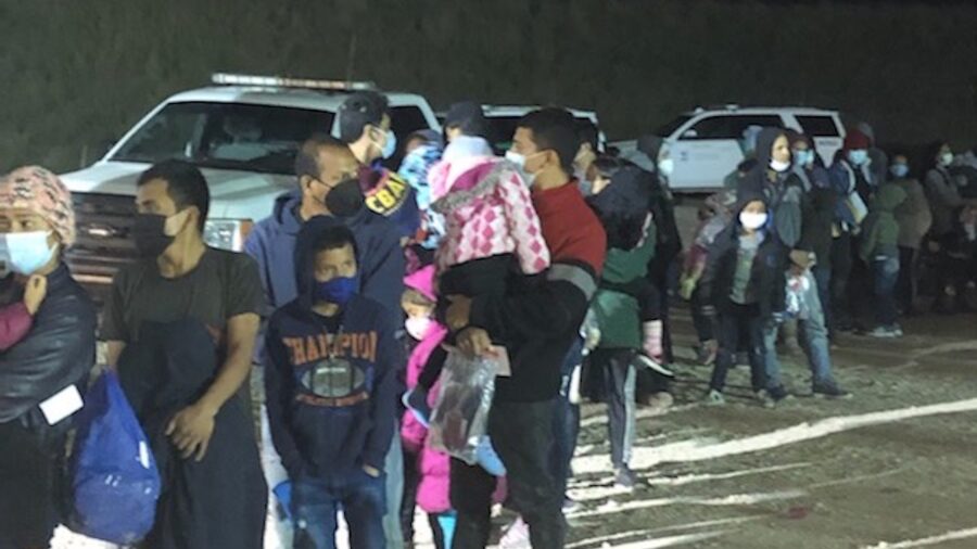 253 Illegal Aliens Arrested Within an Hour at Texas Border