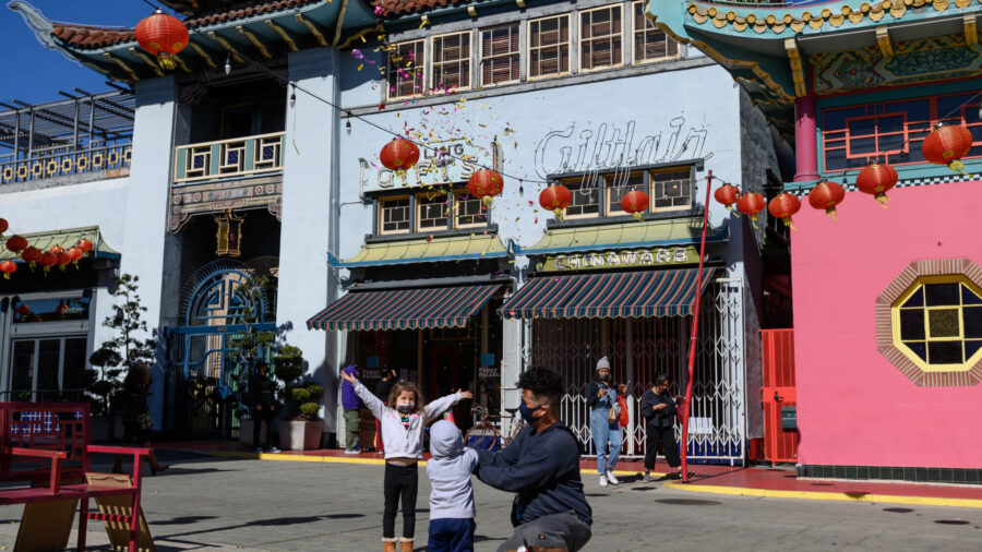Support Grows for Elderly in California Chinatown