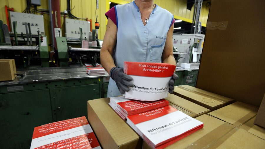 French Senate Rejects Voting Amendment Allowing Mail-In Ballots