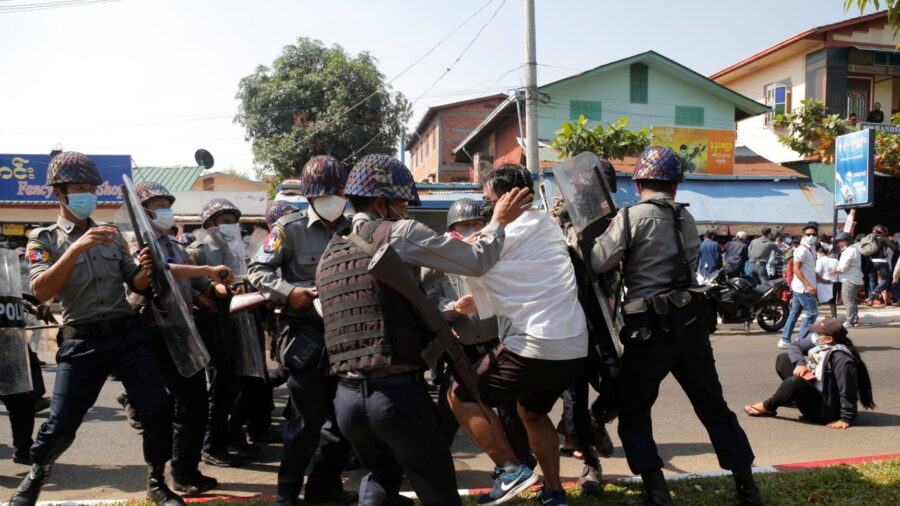 Burma Police Fire Rubber Bullets, Wounding Three, as Hundreds of Thousands Protest