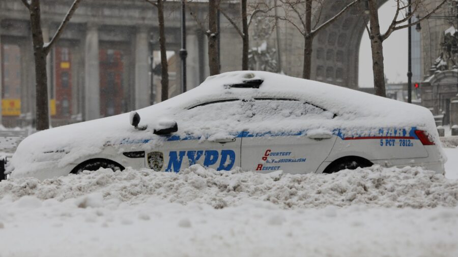 US Northeast Digs out After Massive Snowstorm, Two Dead