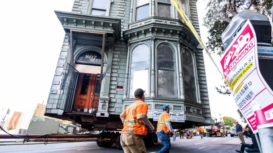 139-Year-Old House Rolls to New San Francisco Address