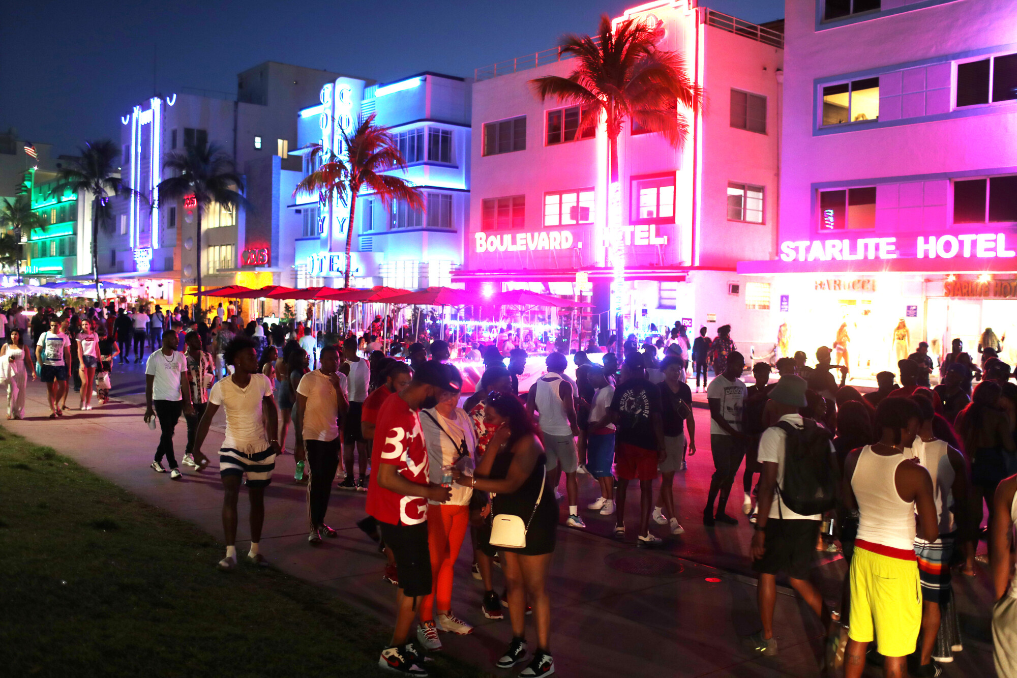 Miami Beach Declares State of Emergency Over Spring Break Crowds Mayor