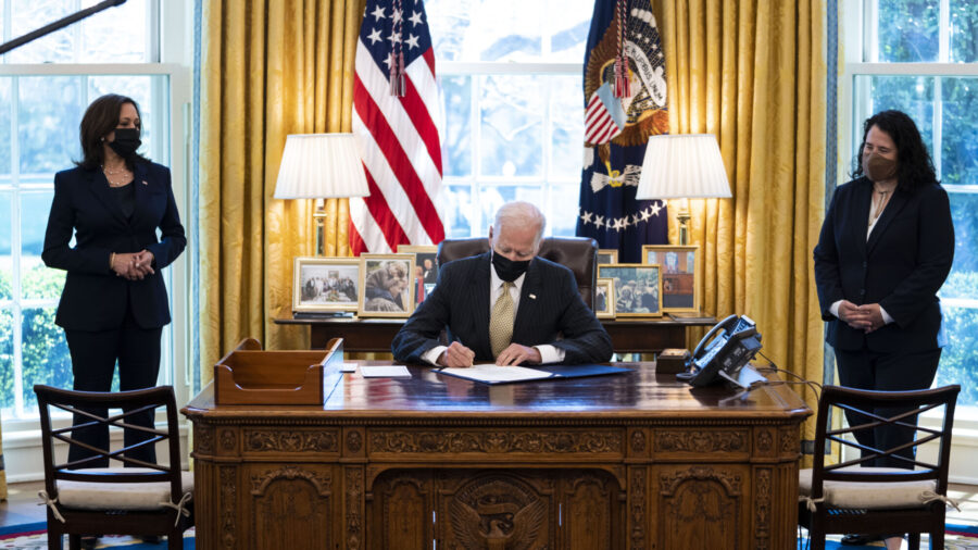 Biden Signs PPP Extension; Lawmakers Divided Over Infrastructure Plan