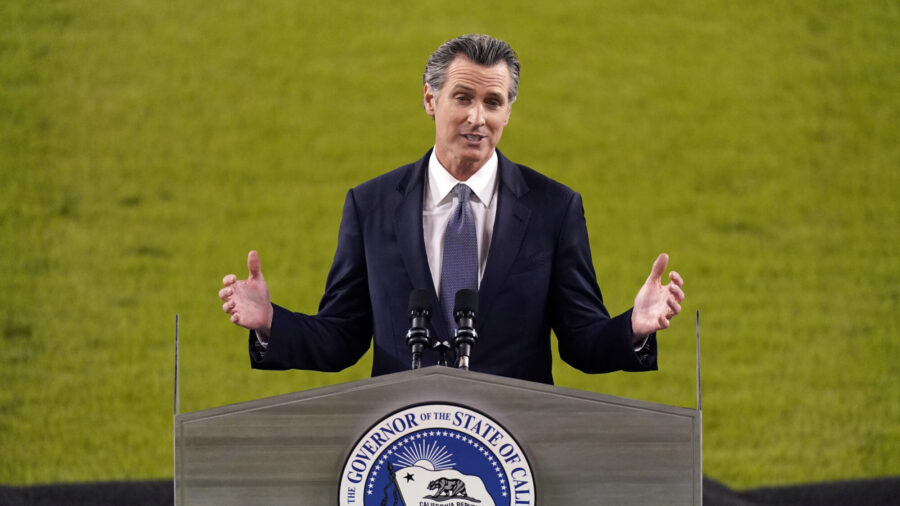 California Governor Admits Mistakes, Says Recall Unjustified