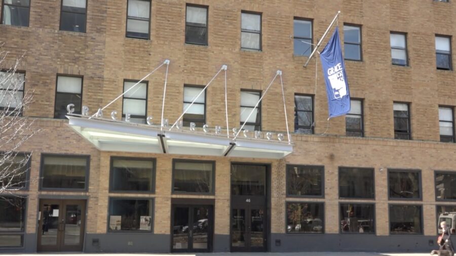 School in NYC Asks Students Not to Use 'Mom and Dad'