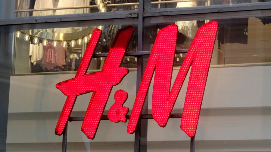 Woman Protesting H&M in China Stopped by Police