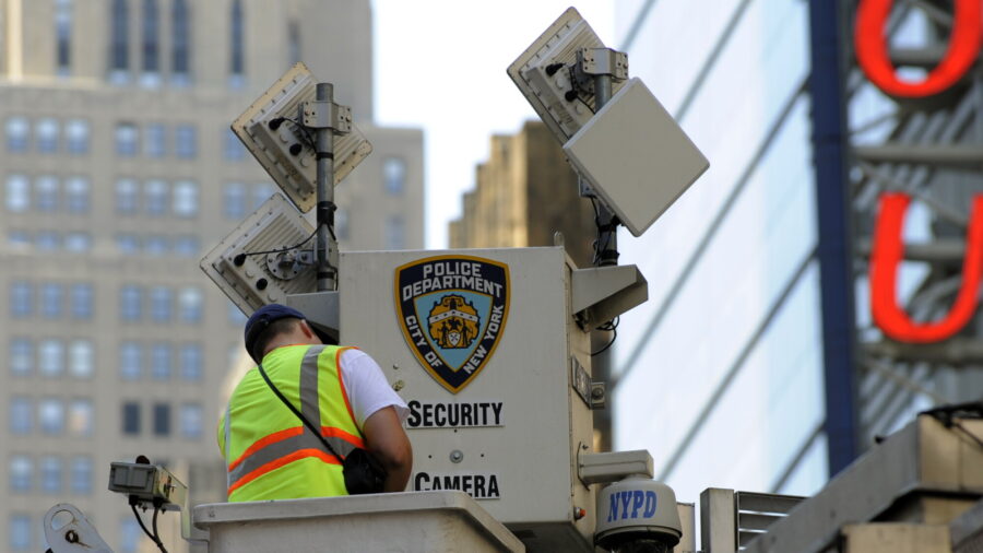 Police Use Cameras to Monitor Cars' Habits