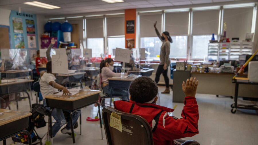Education Enthusiasts Fight for Free Thinking