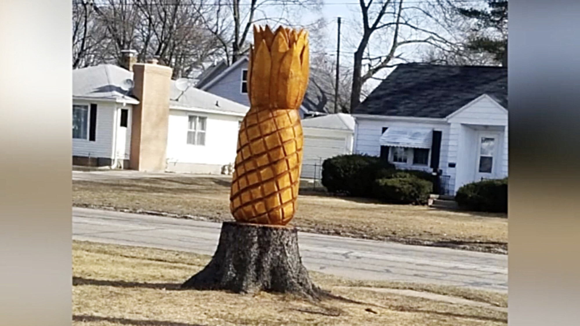 10-Foot-Tall Pineapple Sculpture in Michigan