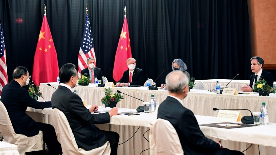 Expert: CCP Thinks It Can Outlive the West
