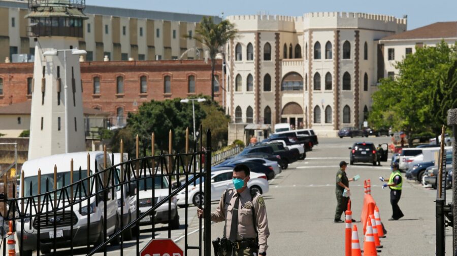 Court Temporarily Blocks Vaccine Mandate for California Prison Workers