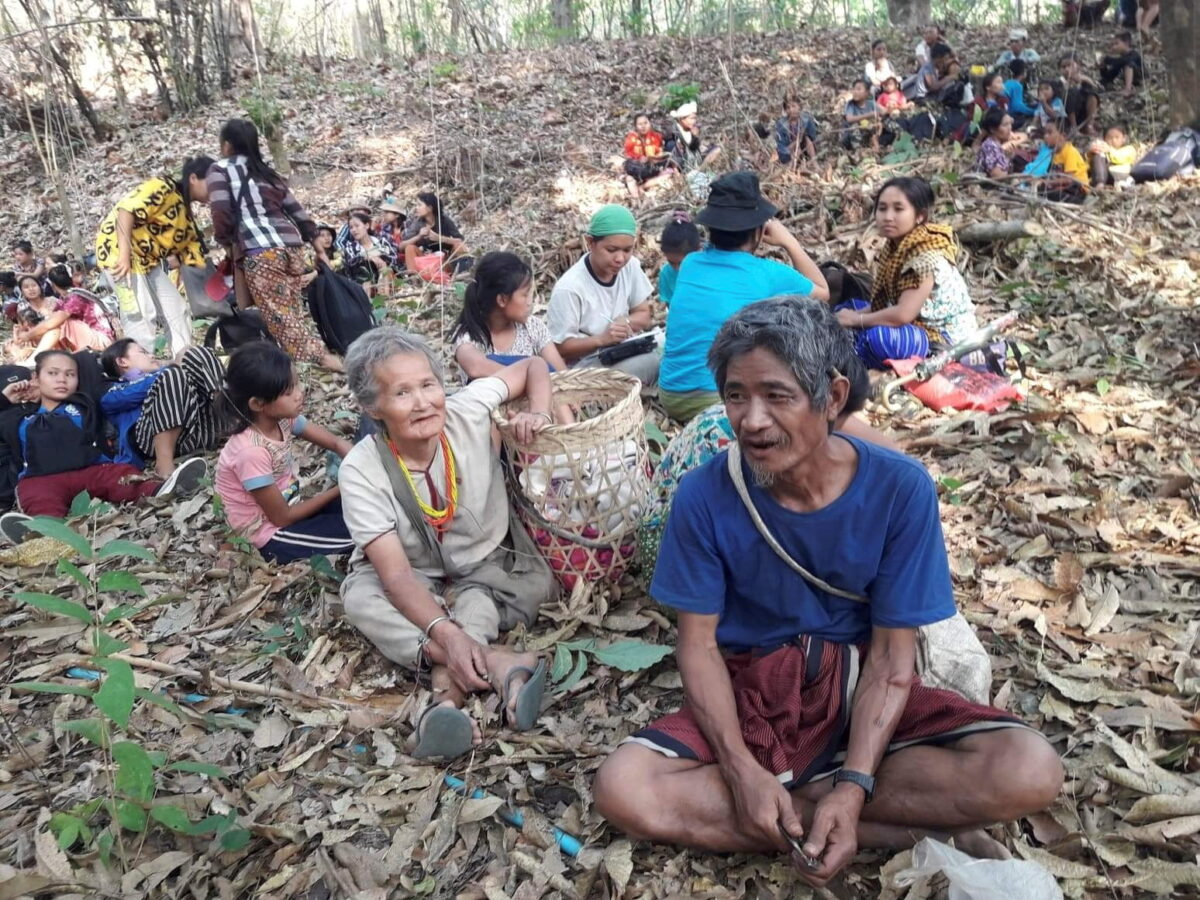 escaping-villagers-burma