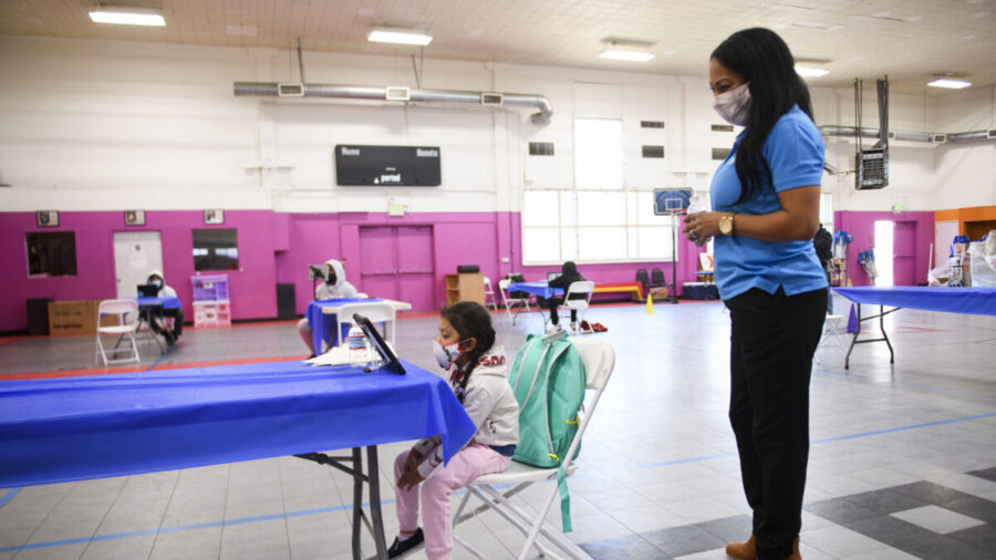 LA Schools Extend Deadline for Staff COVID-19 Vaccinations