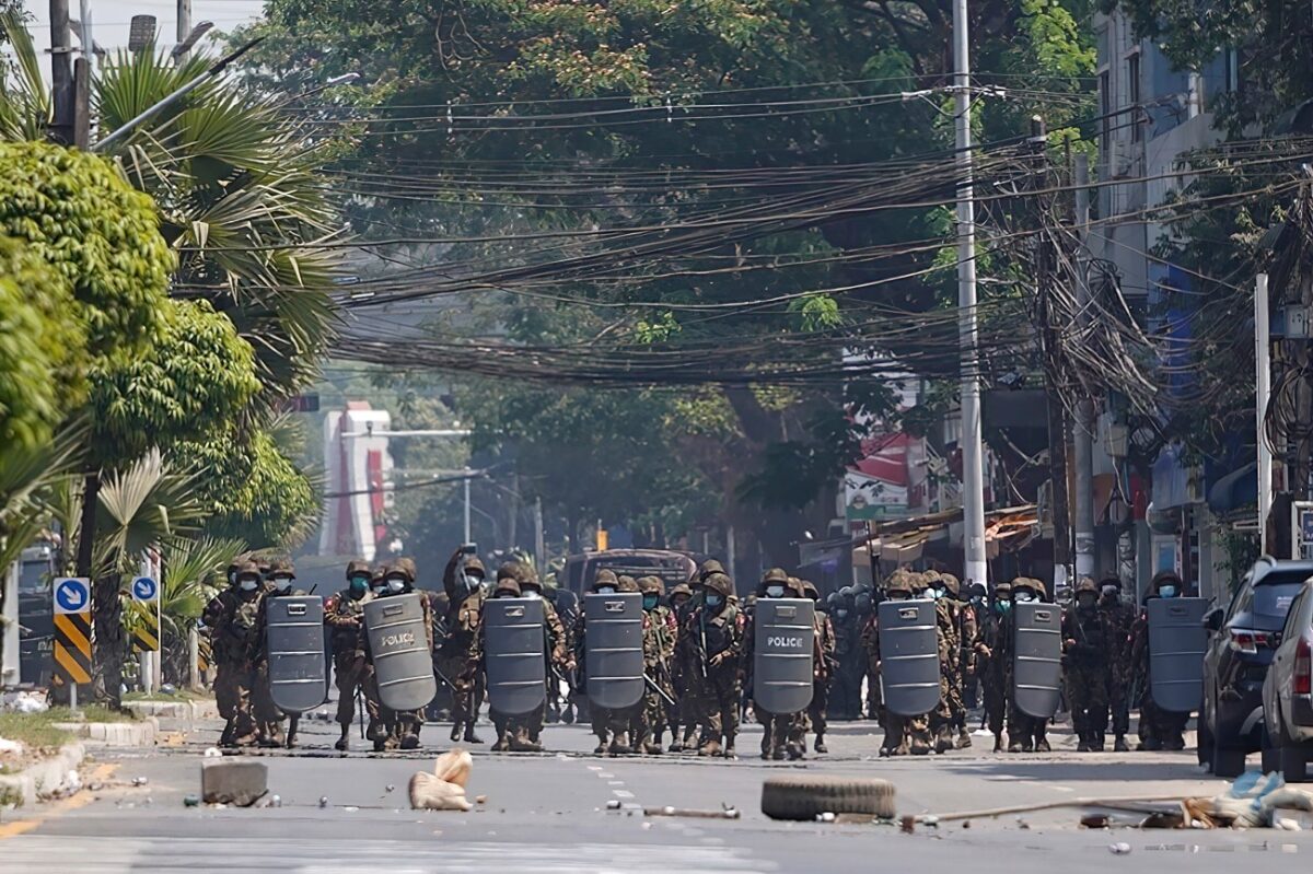 police-in-burma