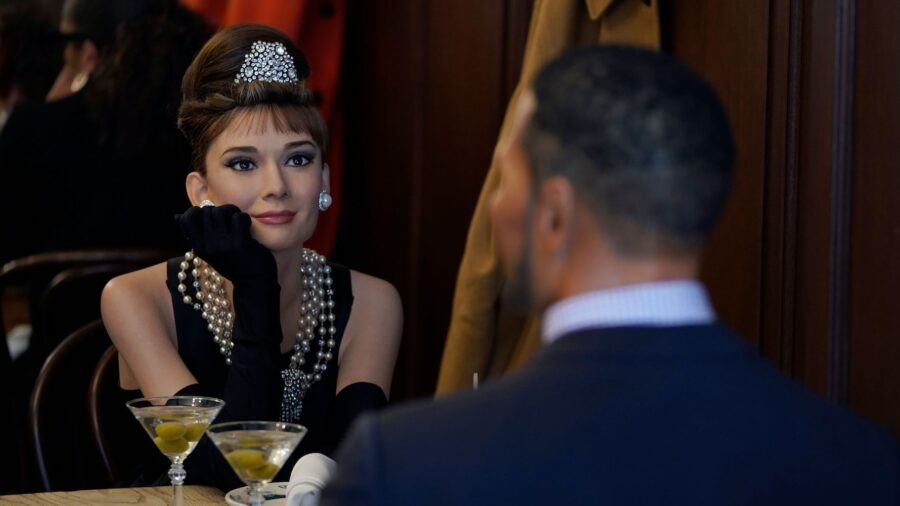 New York Restaurant Showcases Celebrity Wax Figures