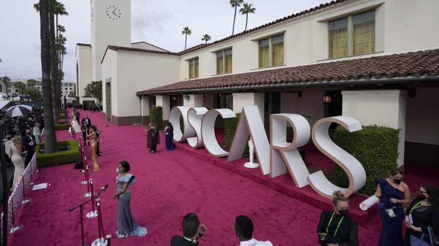 Oscars Ratings Fall to Record Low