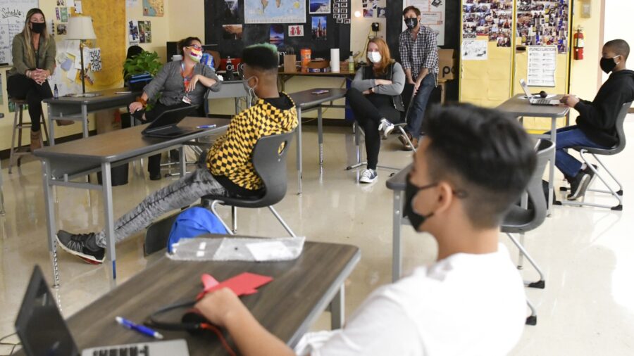 Chinese Students Eligible to Return to US