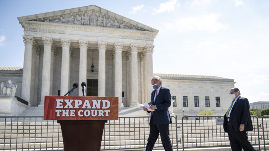 Democrats Introduce Bill to Expand Supreme Court by 4 Seats