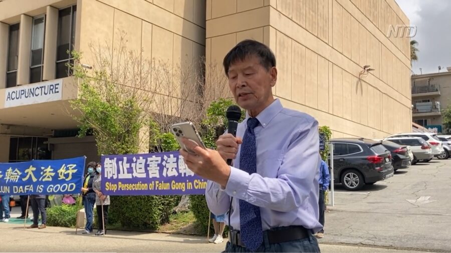 Falun Gong Practitioners Call Attention to Human Rights Abuses in Hong Kong