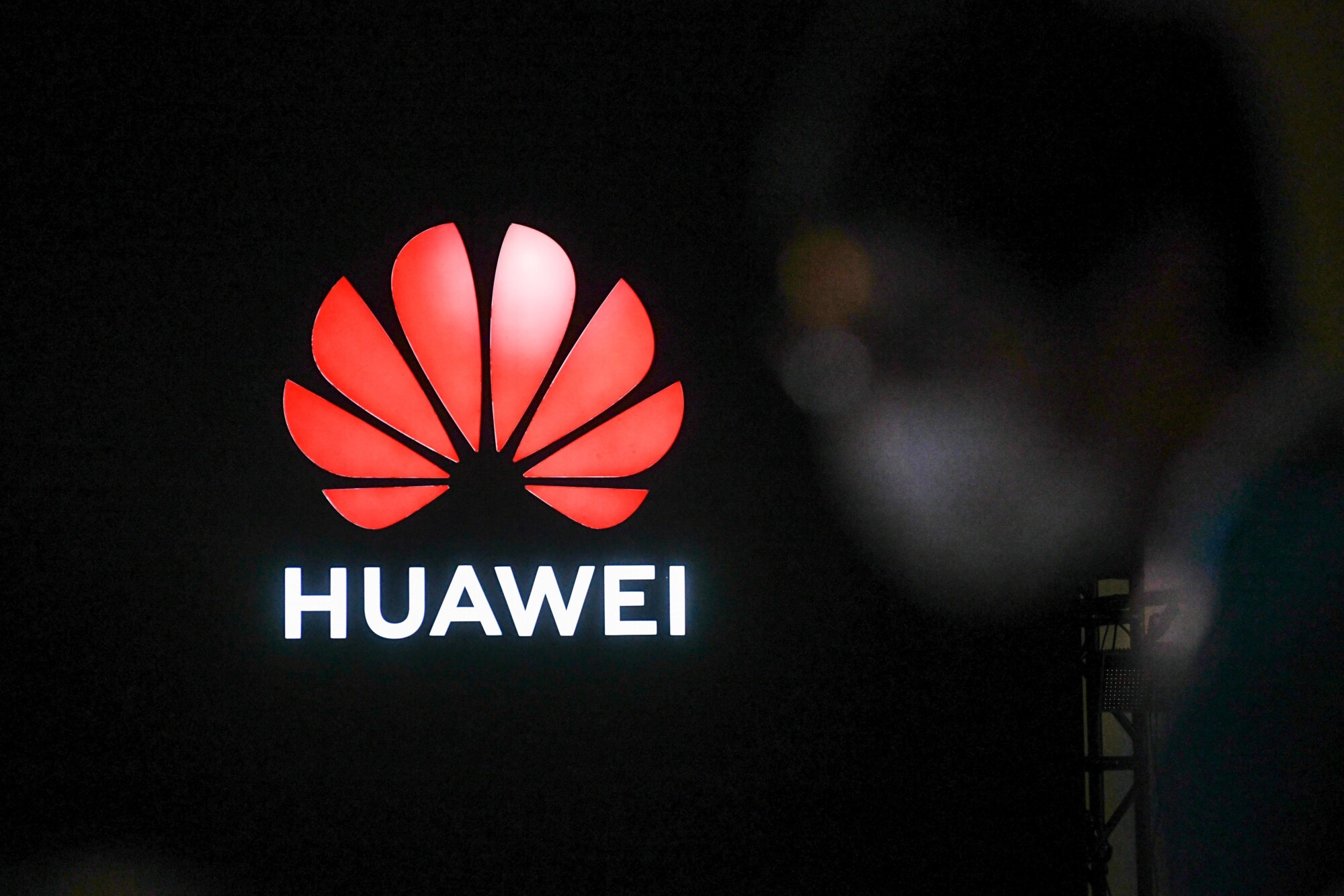 Huawei Founder Urges Shift to Software Development
