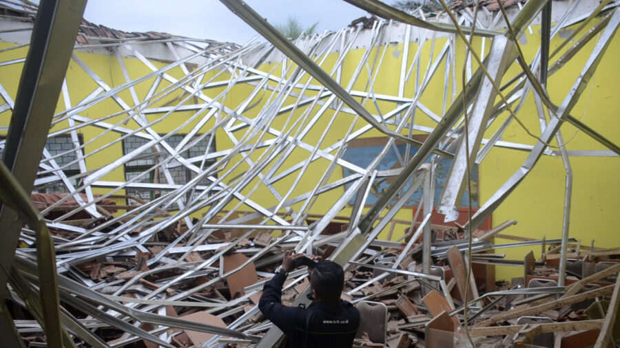 8 Dead, Dozens Hurt As Indonesia Quake Shakes East Java
