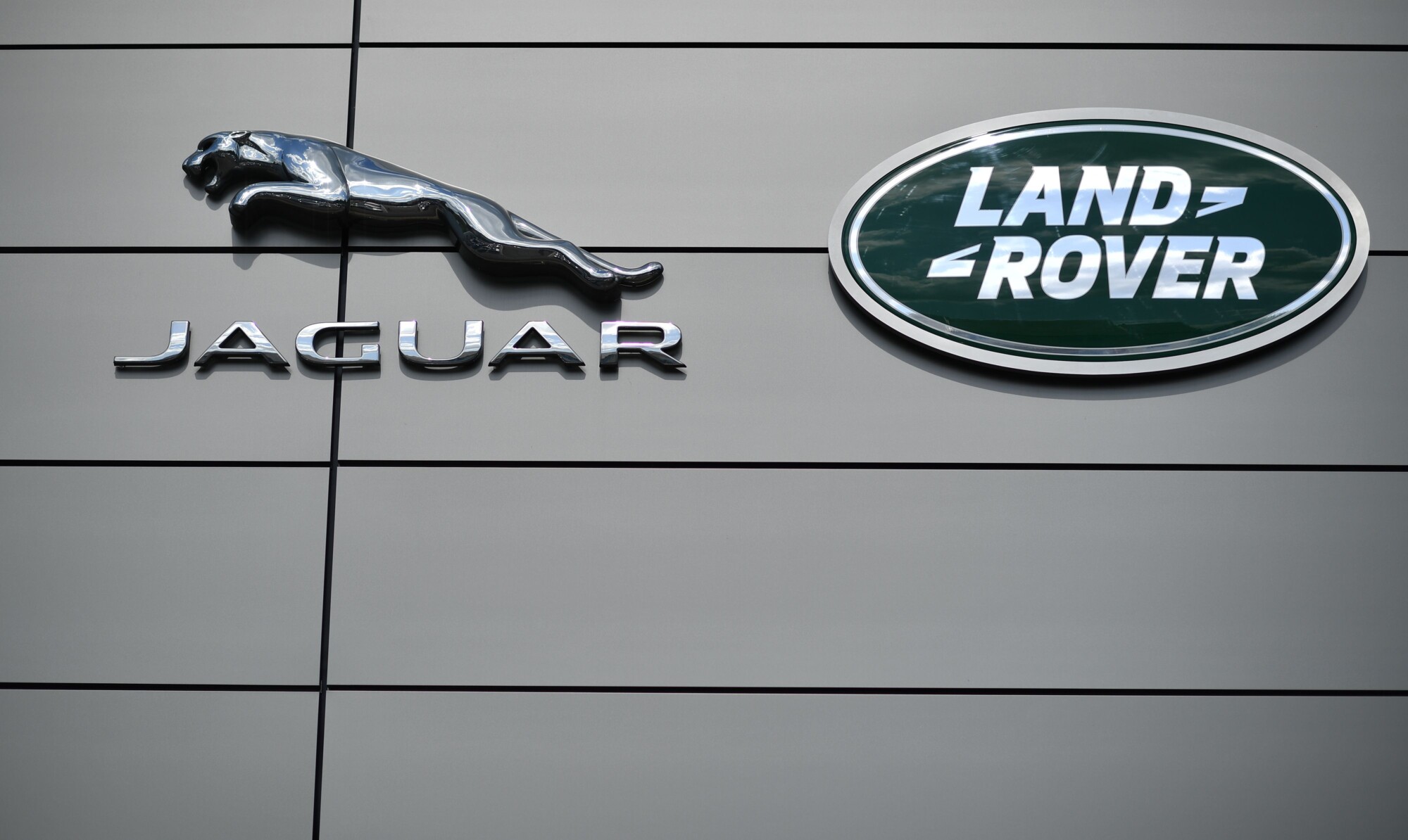 Jaguar Land Rover Halts Production Because of Chip Shortage
