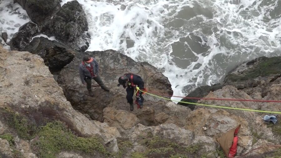 San Francisco Fire Department Performs Ocean Rescue Drill